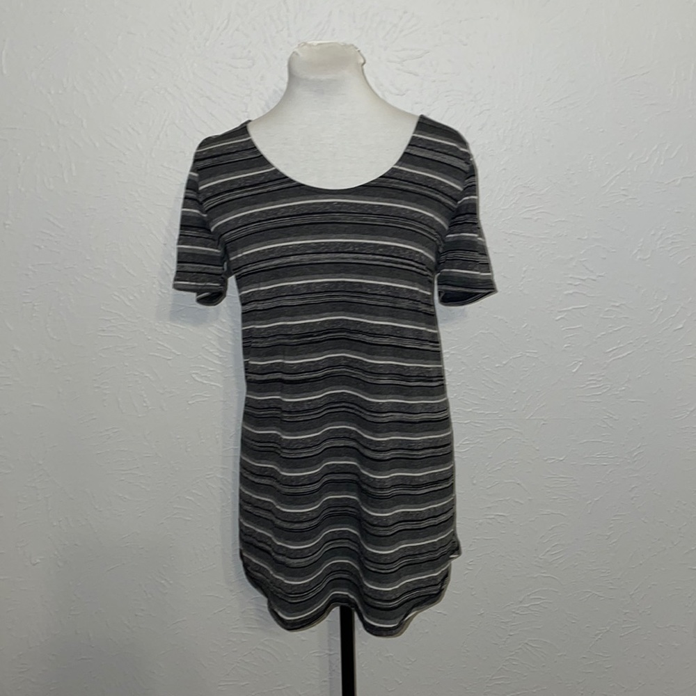Agnes & Dora Black, White, and Gray Stripped Tee XL